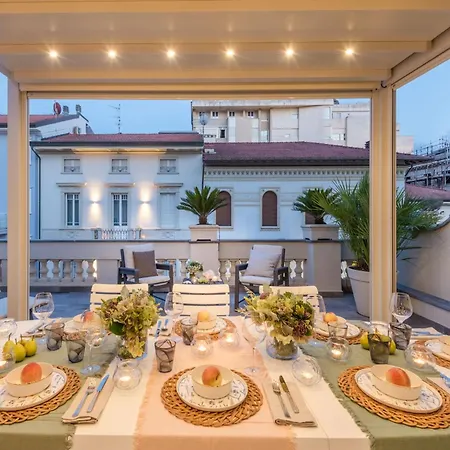 Appartement In Italy With Grand Seaview Terrace Viareggio