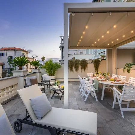 Appartement In Italy With Grand Seaview Terrace