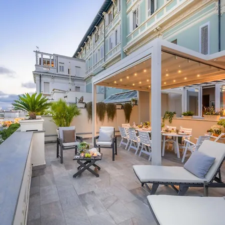 Apartment In Viareggio With Seaviews *
