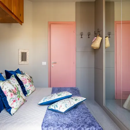Apartment In Italy With Grand Seaview Terrace